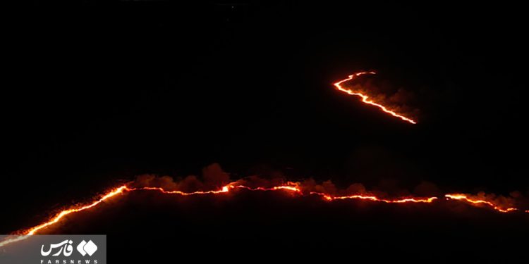 Lightning sets fire to Meighan wetland in central Iran