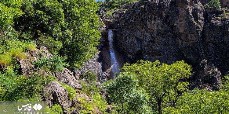 A trip to Iran’s capital of street theater