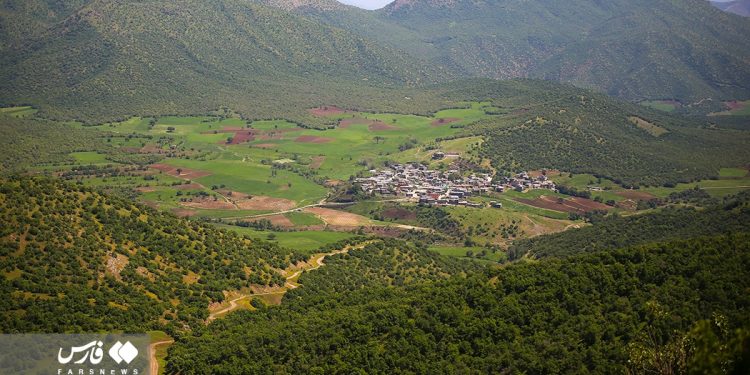 A trip to Iran’s capital of street theater