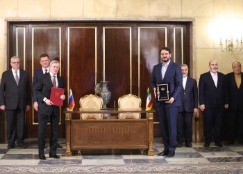 Iran, Russia sign contract to build Rasht-Astara railway