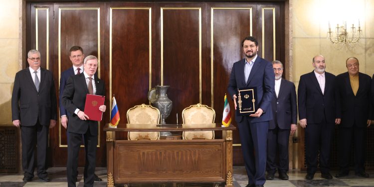 Iran, Russia sign contract to build Rasht-Astara railway