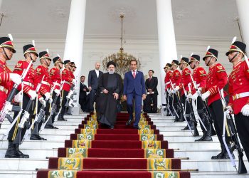Iran President in Indonesia for Trade Talks
