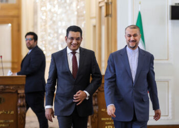 Iran and Sri Lanka FMs discuss economic cooperation